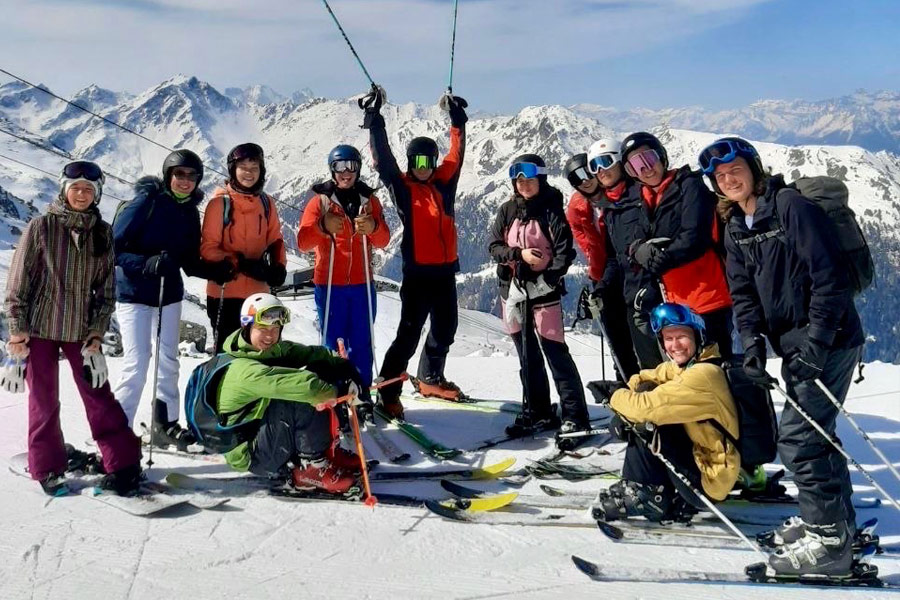 Study Abroad Exchange Students enjoying a ski trip.